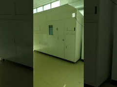 Spreco ed immondizia che riciclano il distributore automatico